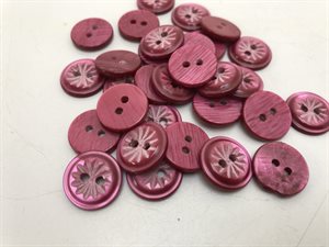 Pu knap - fuchsia med indgraveret marguerit, 15 mm